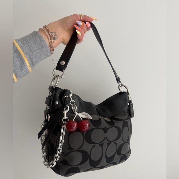 vintage Coach Optic Canvas Zoe Shoulder Bag - Picture 8 of 8